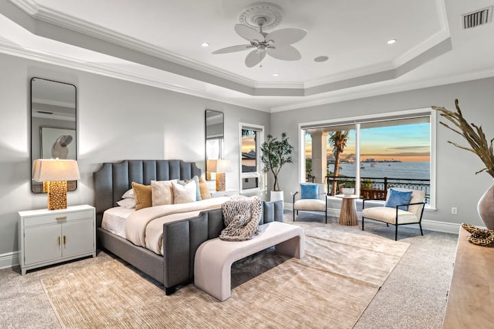 Dormitorio 3 con cama tamaño king, un santuario privado diseñado para la relajación total.