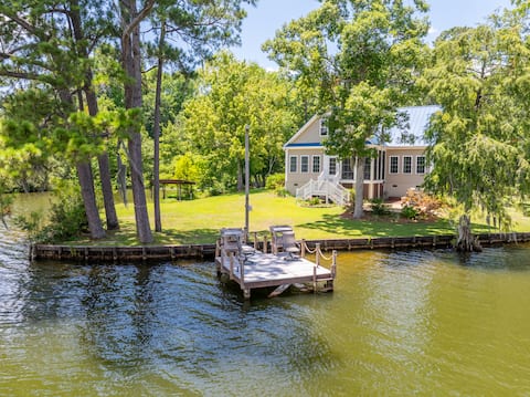 Tie One On! at 4 Bdr Waterfront Lake Marion