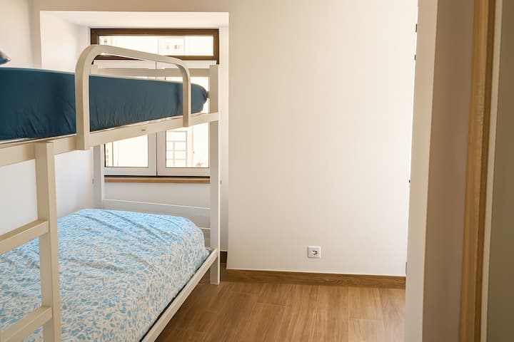 Lagos- Marina View- Guest House- Twin Room - Lagos