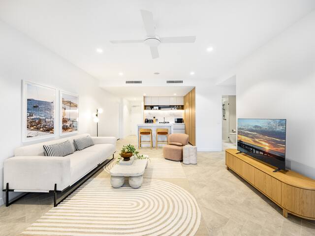 Brisbane Casino | Panoramic River & City Views gallery image 4