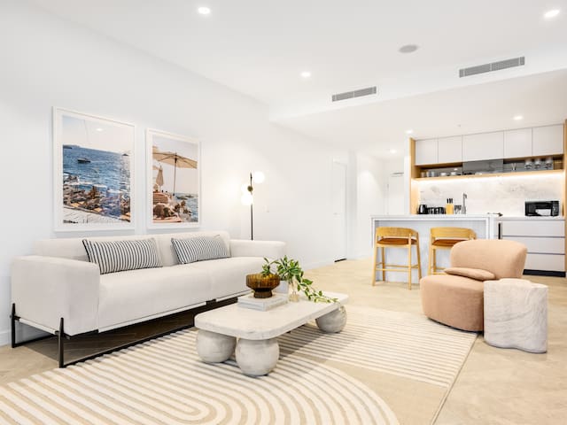 Brisbane Casino | Panoramic River & City Views gallery image 2