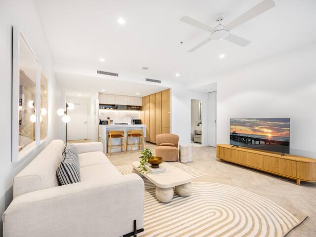 Brisbane Casino | Panoramic River & City Views gallery image 5