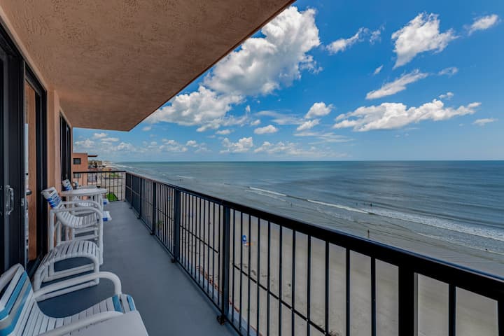 Premier Views, Top Floor Condo, No Drive Beach - New Smyrna Beach, FL