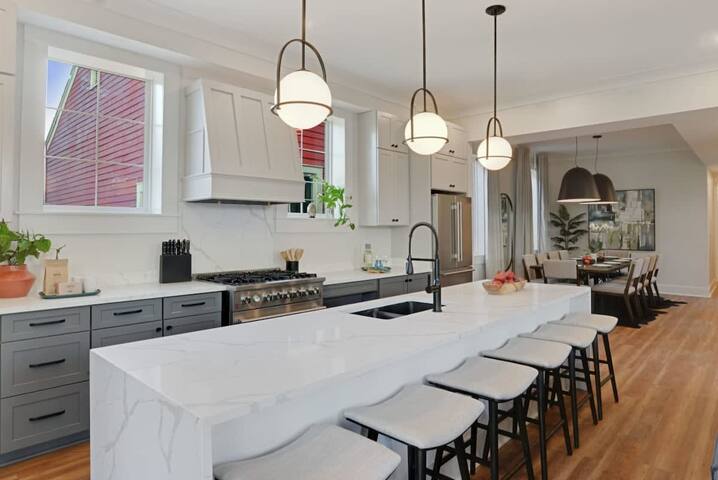 Luxe, Sunlit Home | Heated Pool gallery image 4