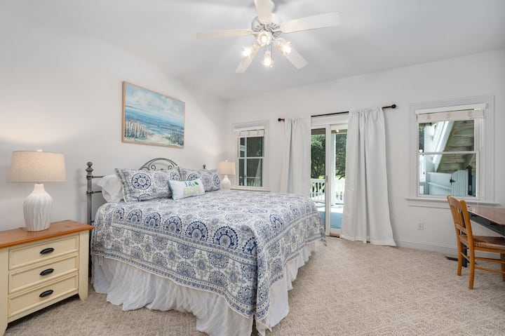 CC076: Three's A Charm | ML Spavaća soba 2 – bračni krevet, privatna kupaonica, izlaz na terasu