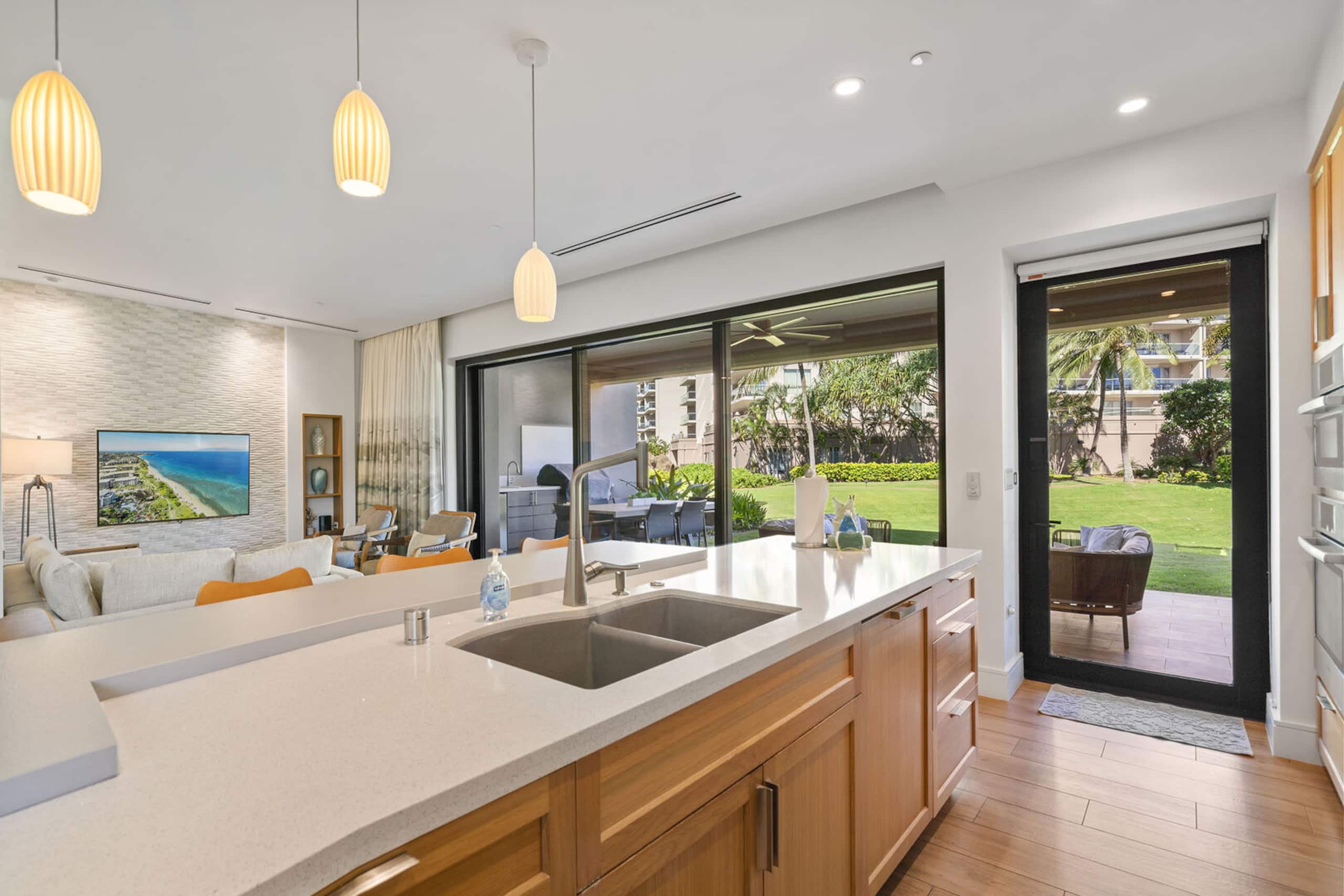 Condo in Lahaina · ★5.0 · 3 bedrooms · 5 beds · 3 baths - Image 19