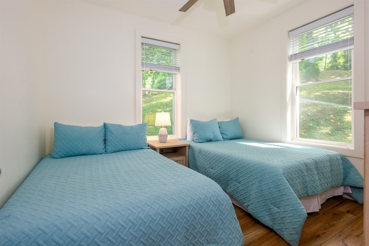 Chumba cha 3 cha kulala- Ngazi Kuu, Vitanda 2 Vilivyojaa