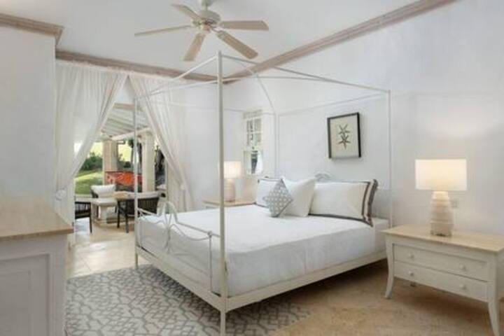 No Worries, 9 Coconut Grove