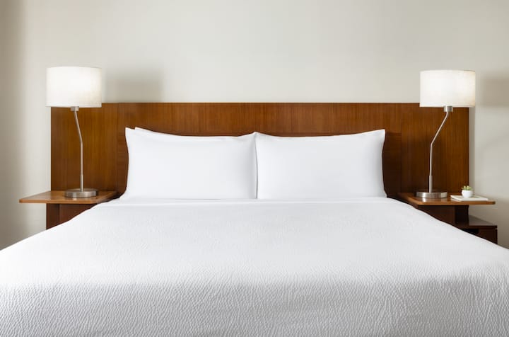 Near Airport + Free Breakfast & Newly Renovated - Key West, FL
