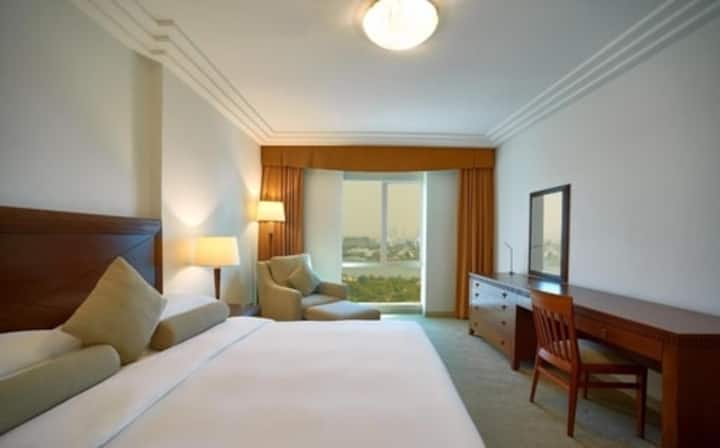 Three Bedroom Apartment Near Al Nakheel Lounge - Dubai
