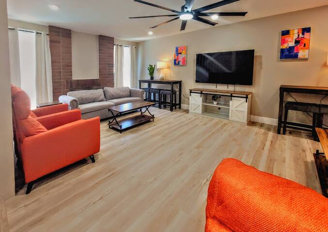 Family/Group Oasis with Pool/Spa near LVStrip gallery image 4