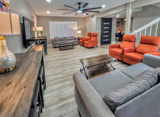 Family/Group Oasis with Pool/Spa near LVStrip gallery image 5