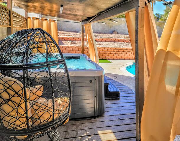 Family/Group Oasis with Pool/Spa near LVStrip gallery image 2