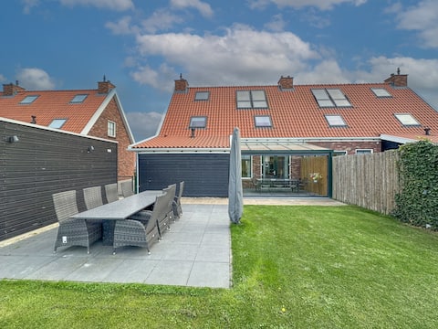 Luxury stay with sauna, spa-bath near the beach