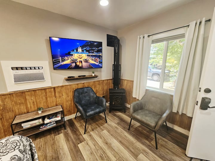 Cabin 9 Cozy Rustic W/ Kitchen - Glenwood Springs, CO