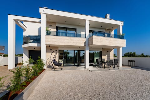 Popular Airbnb listing: My Dalmatia - Beach Apartment LaMag in Grbe