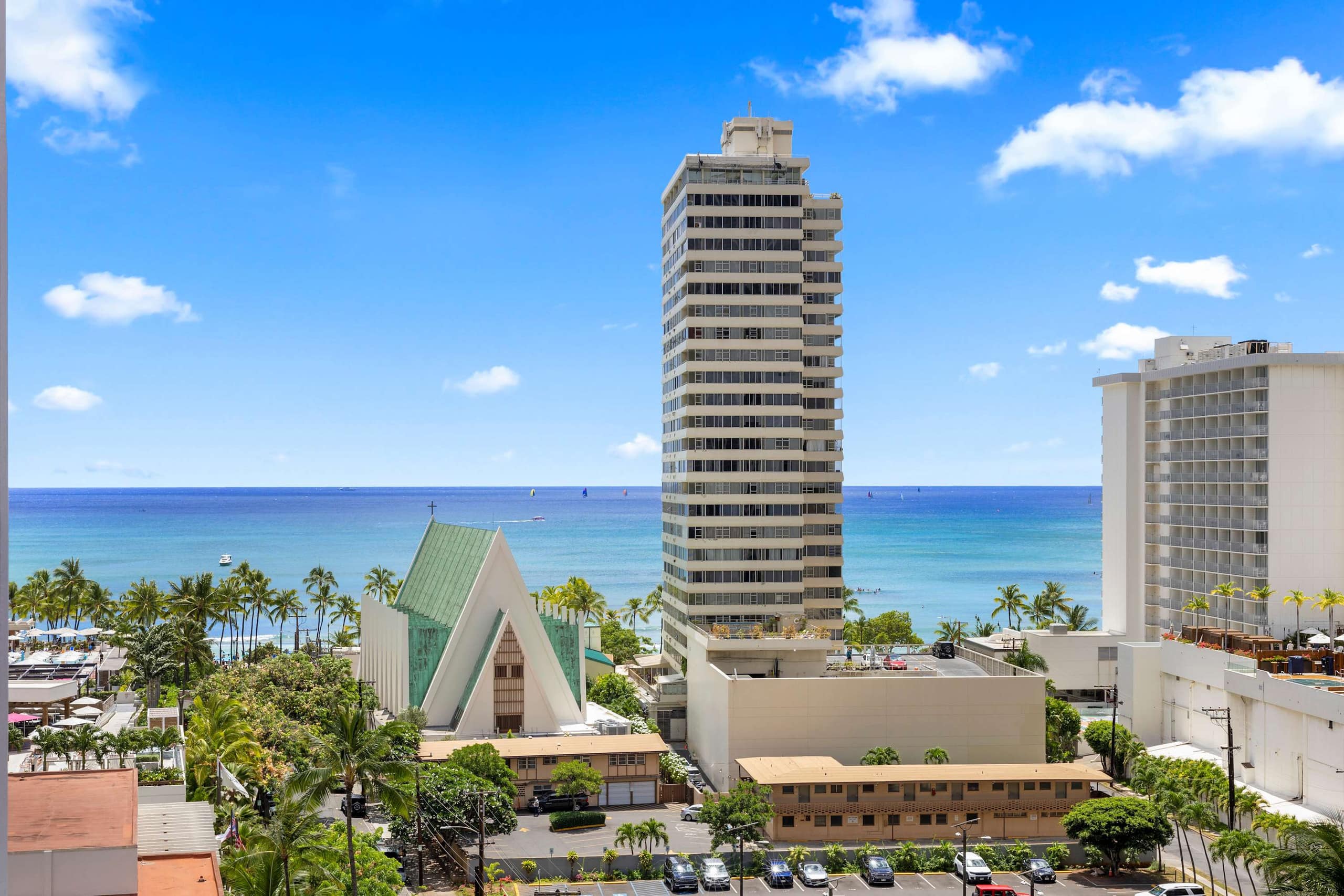 Waikiki Banyan 1BR – Newly Renovated + Parking - Image 5