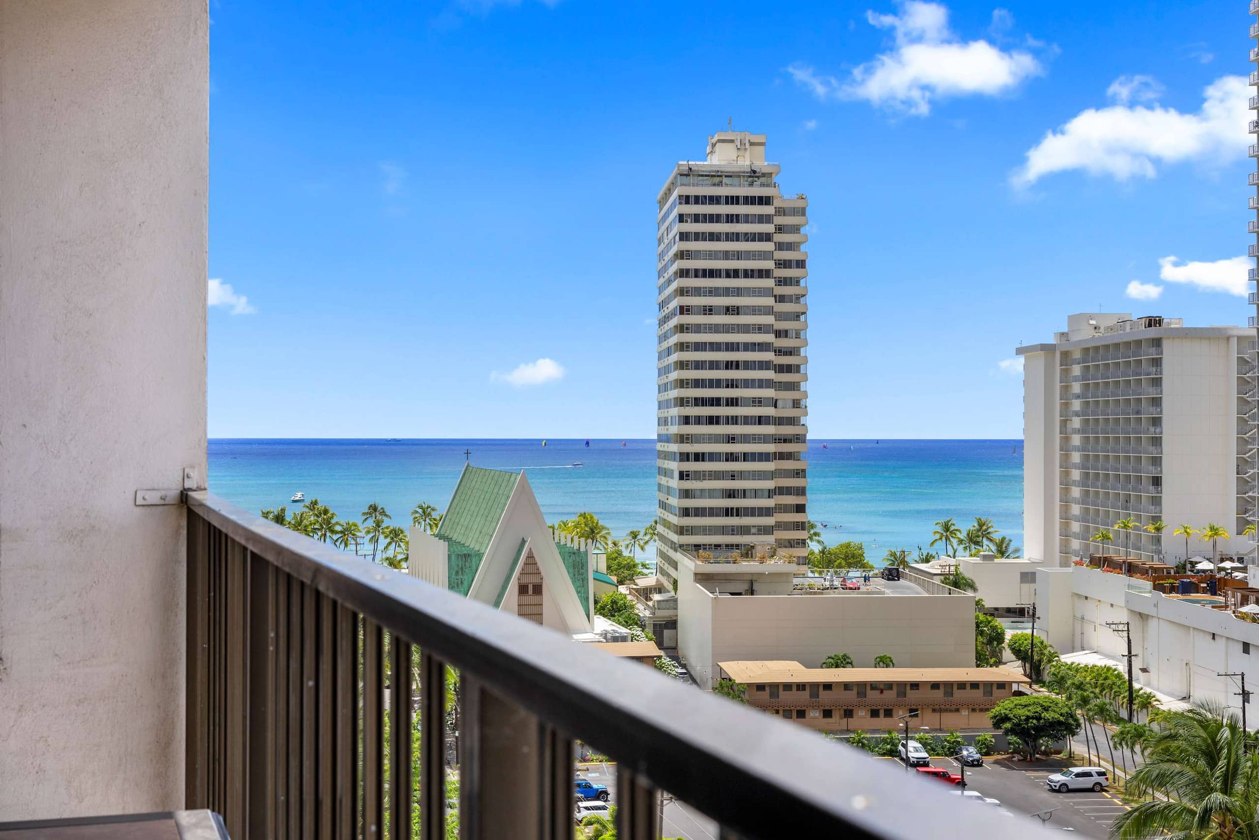 Waikiki Banyan 1BR – Newly Renovated + Parking - Image 17