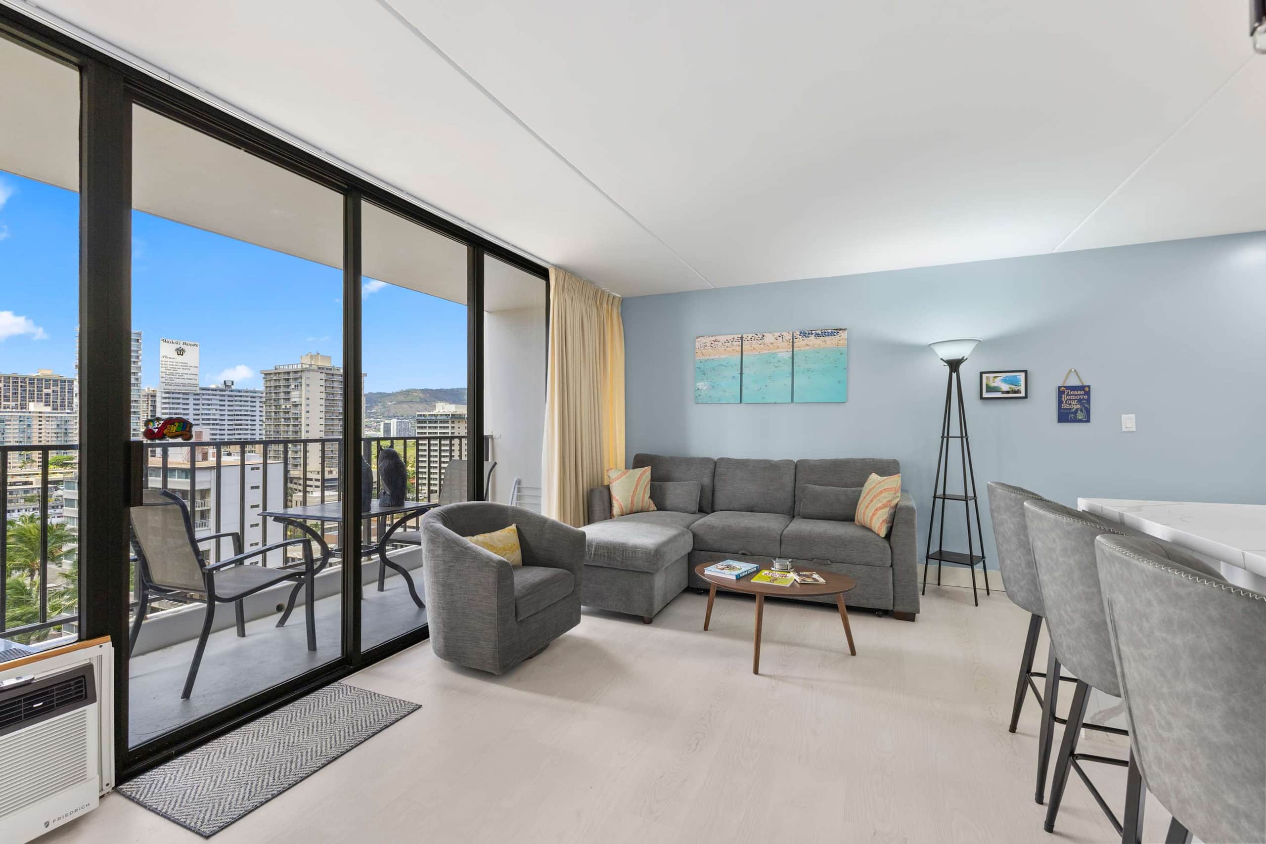 Waikiki Banyan 1BR – Newly Renovated + Parking - Image 11