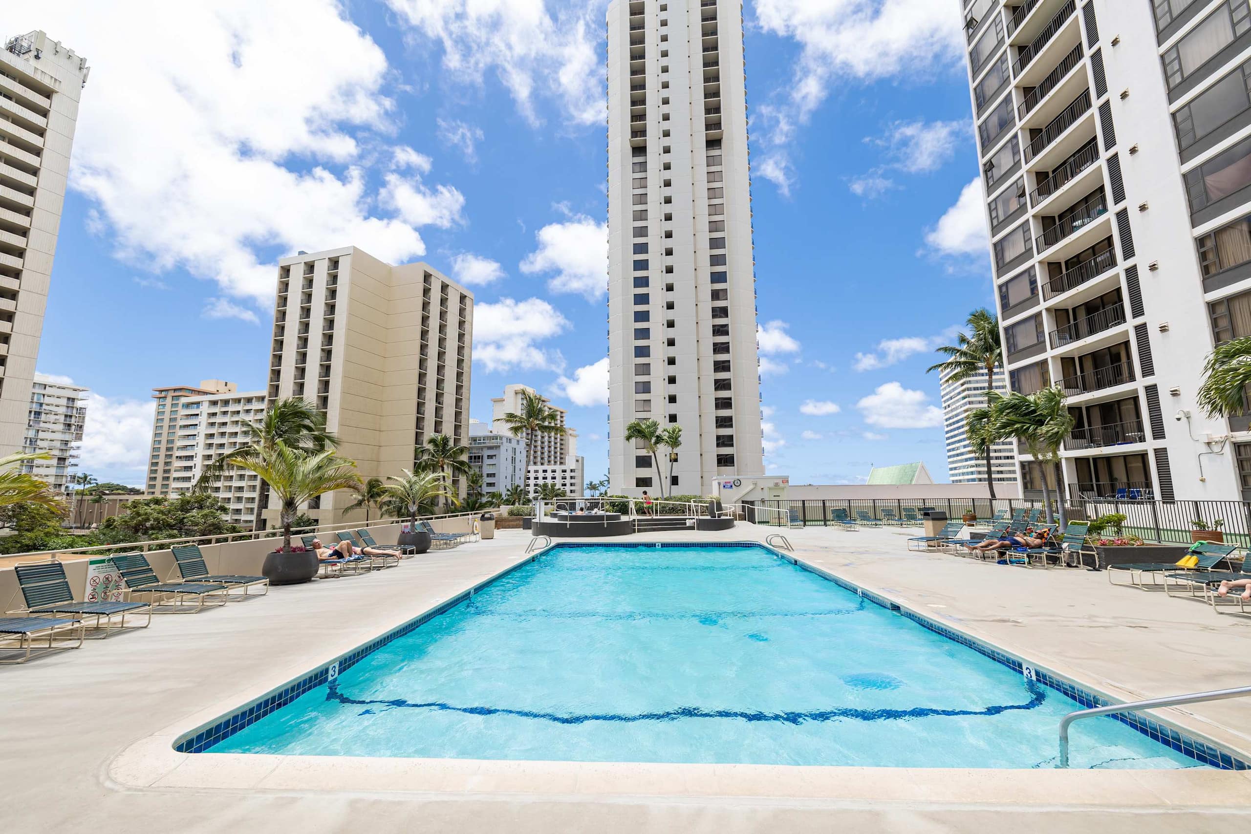 Waikiki Banyan 1BR – Newly Renovated + Parking - Image 18