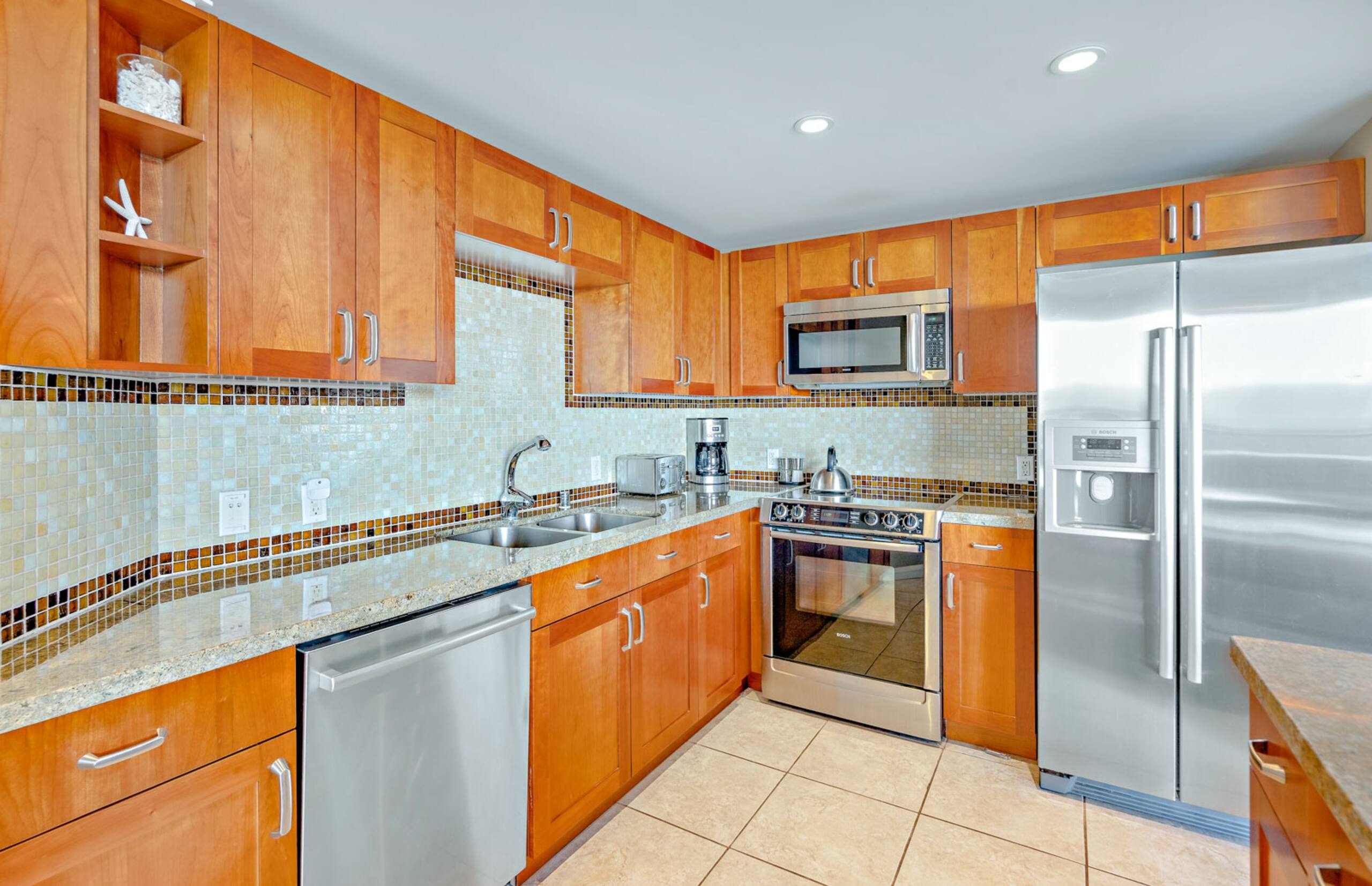 Condo in Lahaina · ★4.75 · Studio · 3 beds · 1 bath - Image 3
