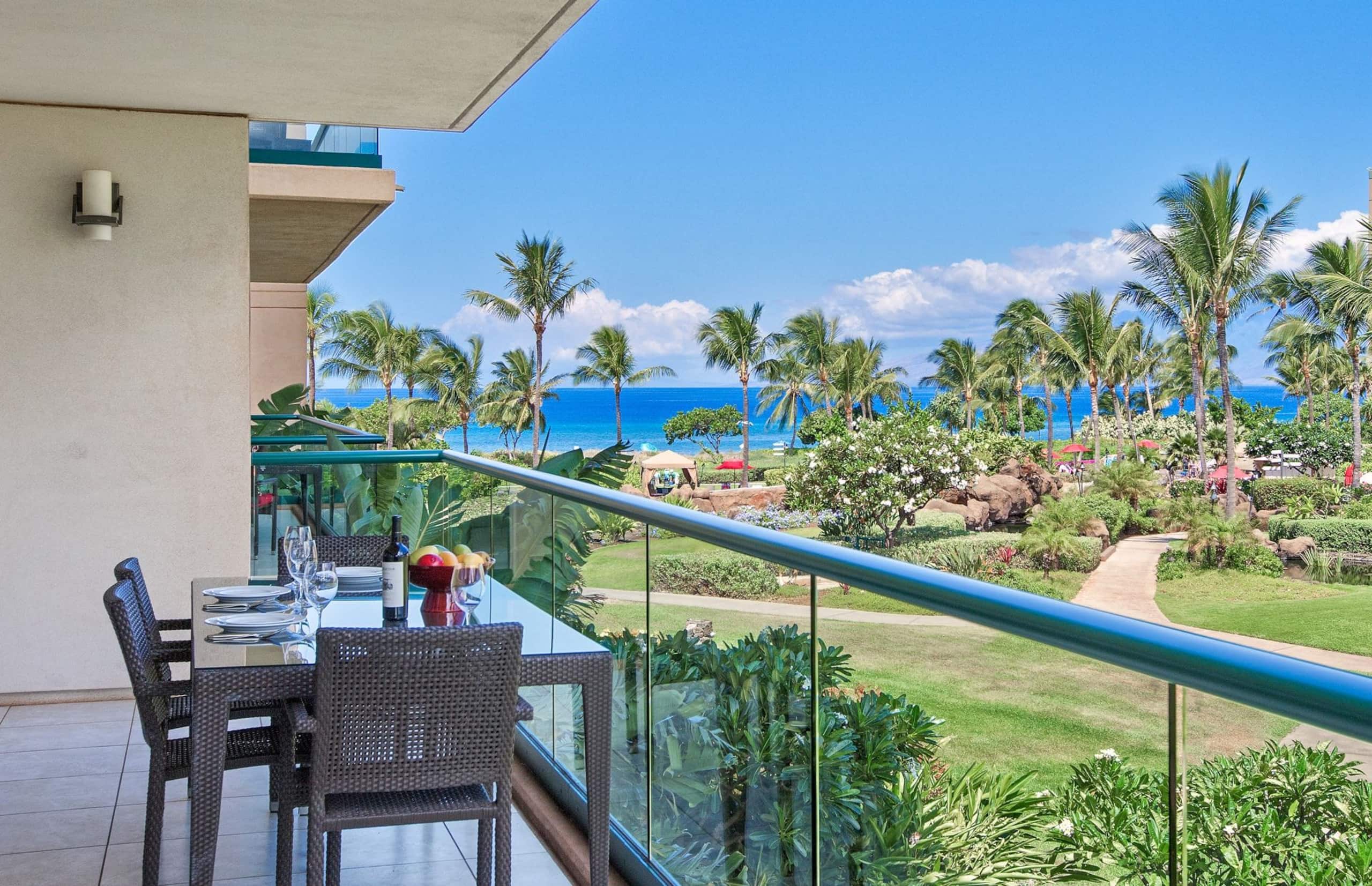 Condo in Lahaina · ★4.7 · 2 bedrooms · 3 beds · 2 baths - Image 1