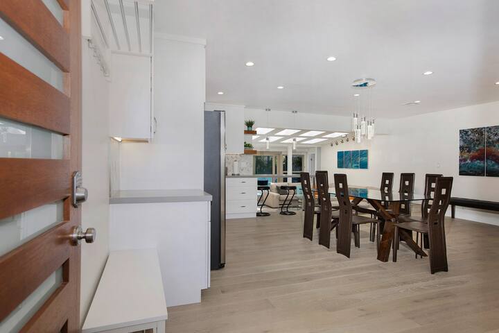 Oasis * Heated Pool * Music Studio gallery image 2