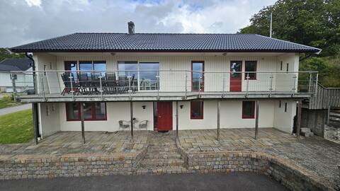 Large house with sauna, playground and close to th