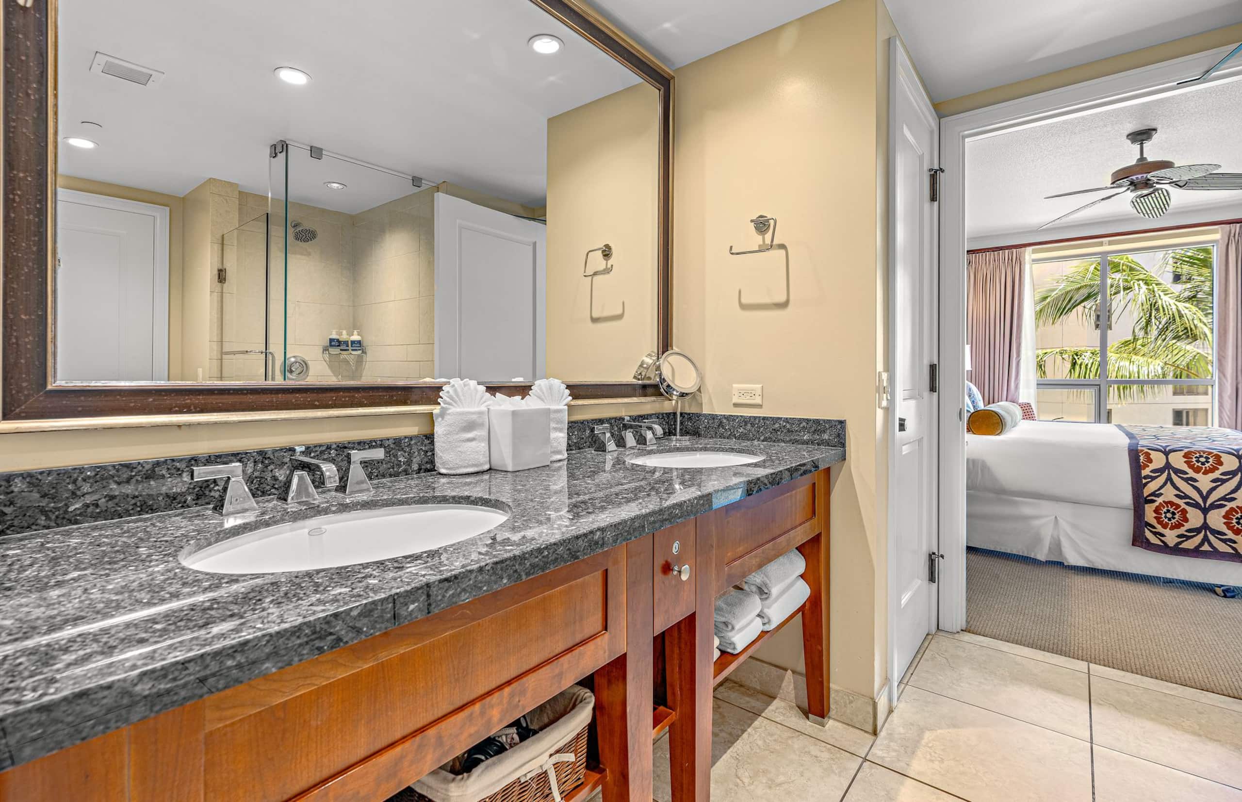 Condo in Lahaina · ★4.97 · 1 bedroom · 2 beds · 1 bath - Image 21