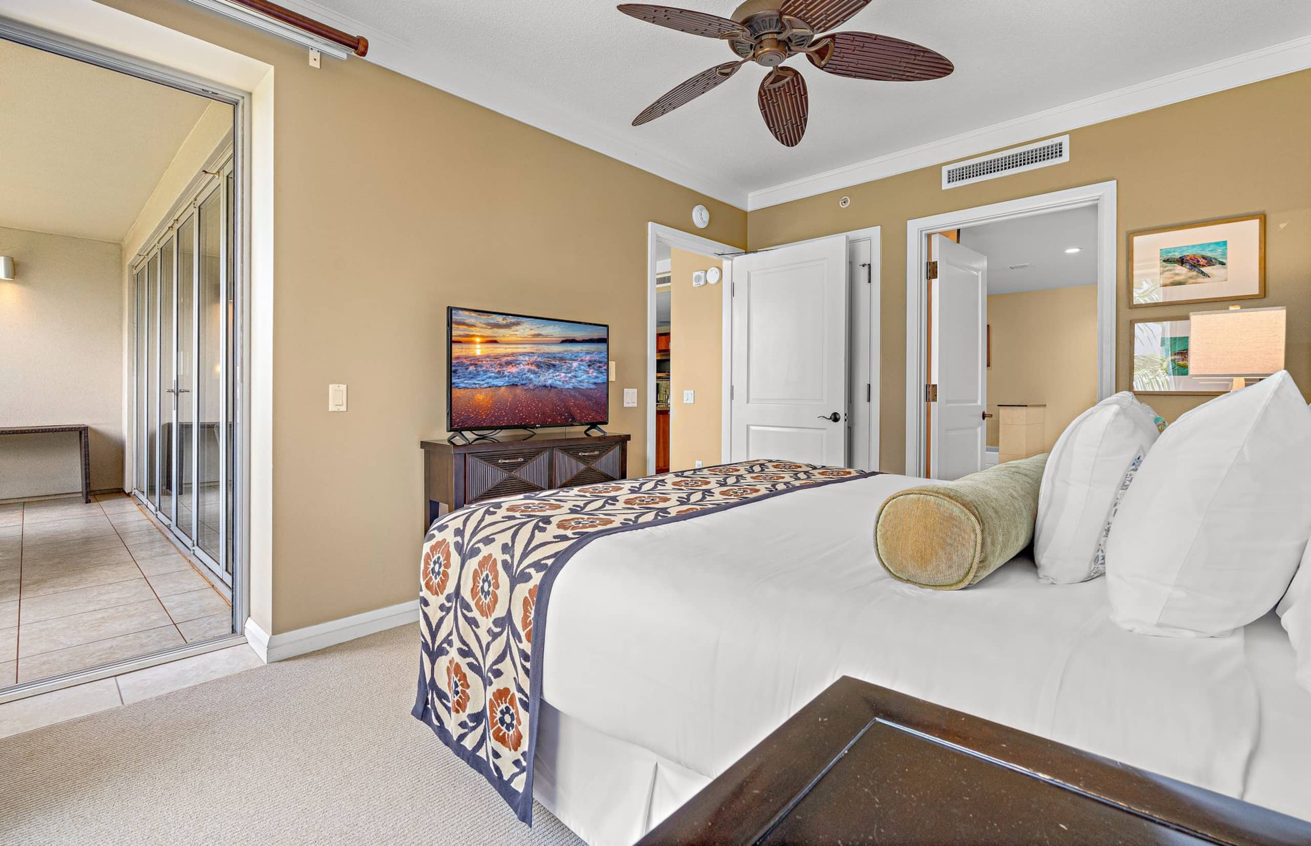 Condo in Lahaina · ★4.97 · 1 bedroom · 2 beds · 1 bath - Image 20