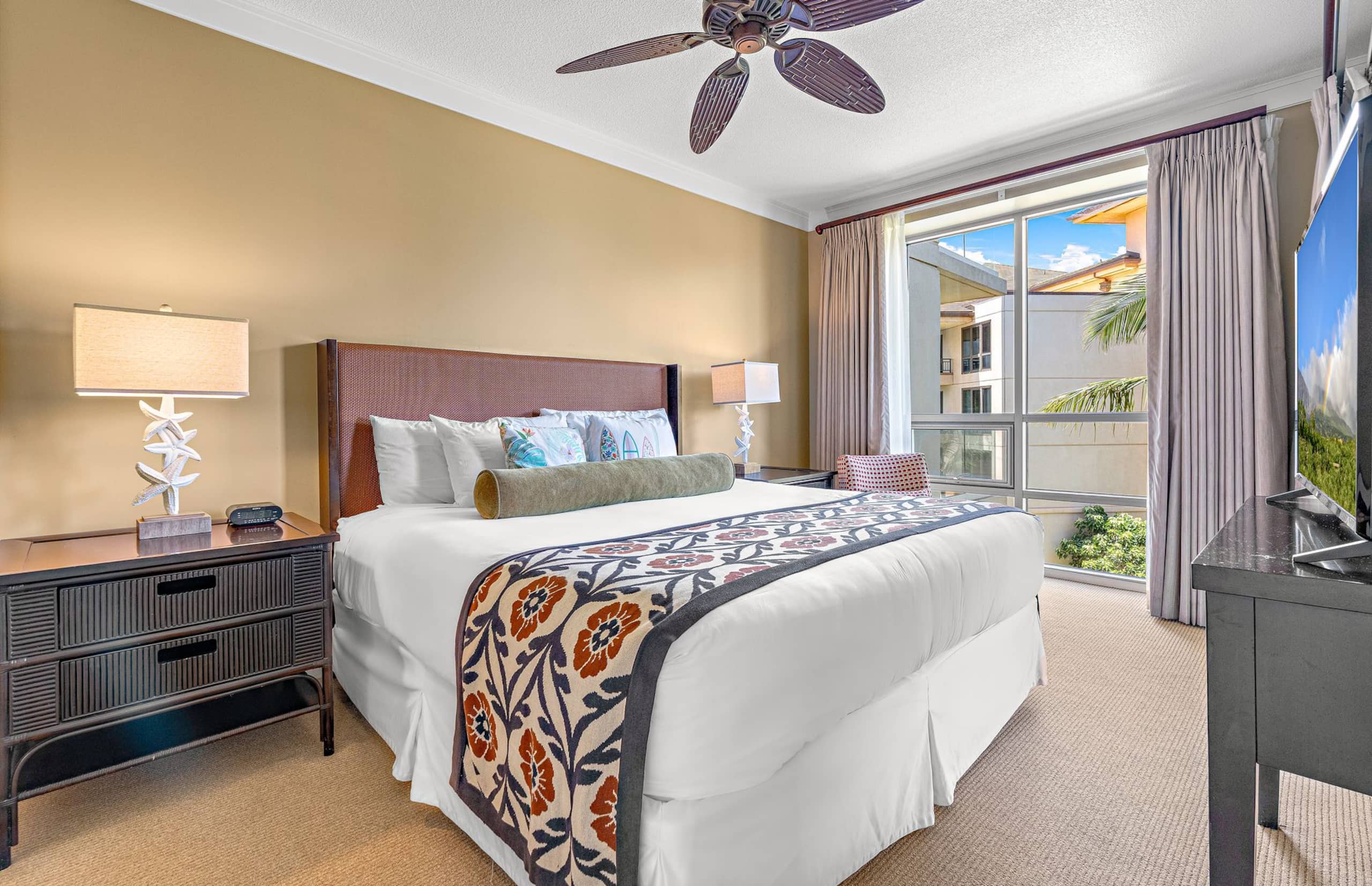 Condo in Lahaina · ★4.97 · 1 bedroom · 2 beds · 1 bath - Image 17
