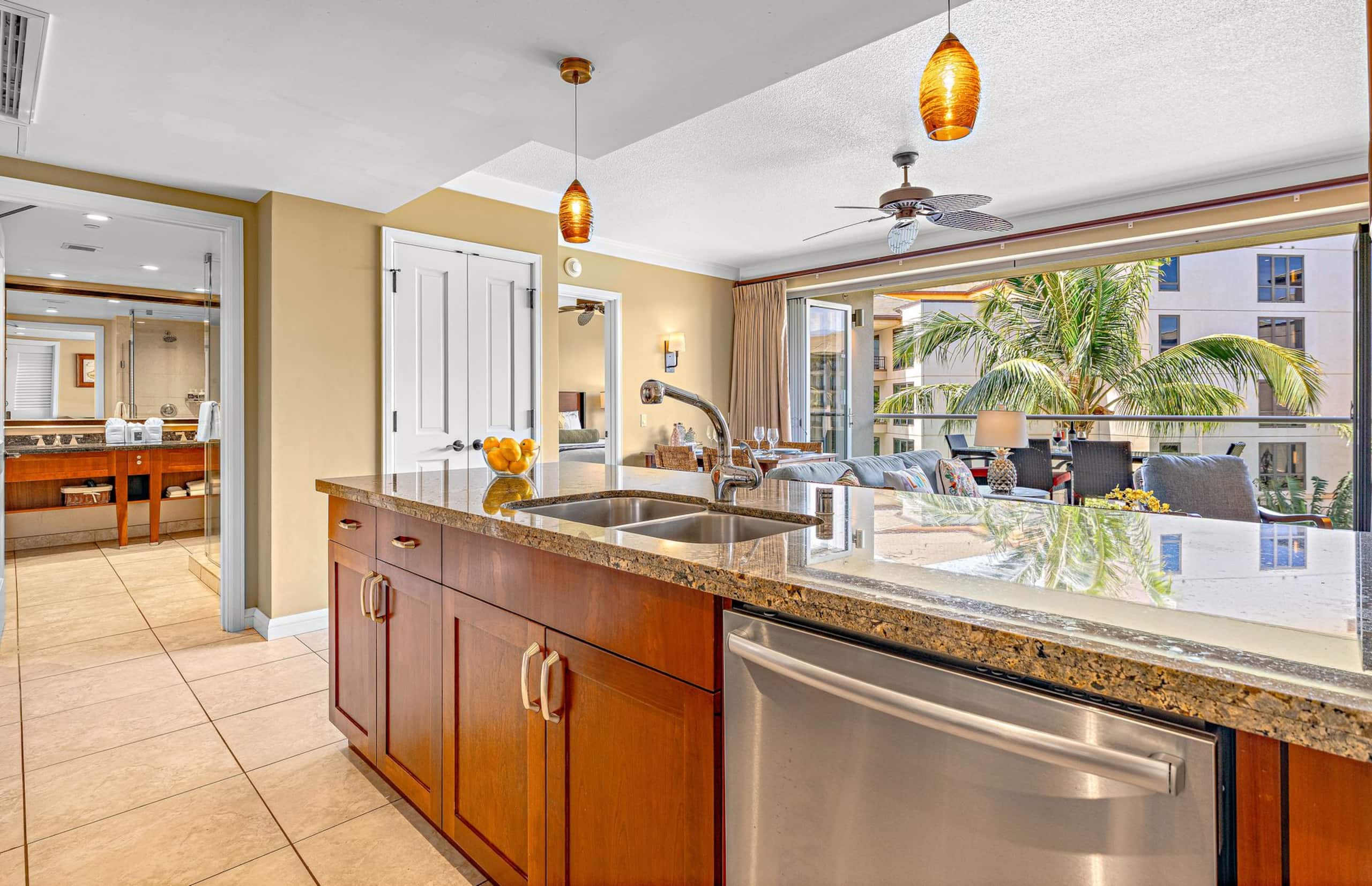 Condo in Lahaina · ★4.97 · 1 bedroom · 2 beds · 1 bath - Image 3
