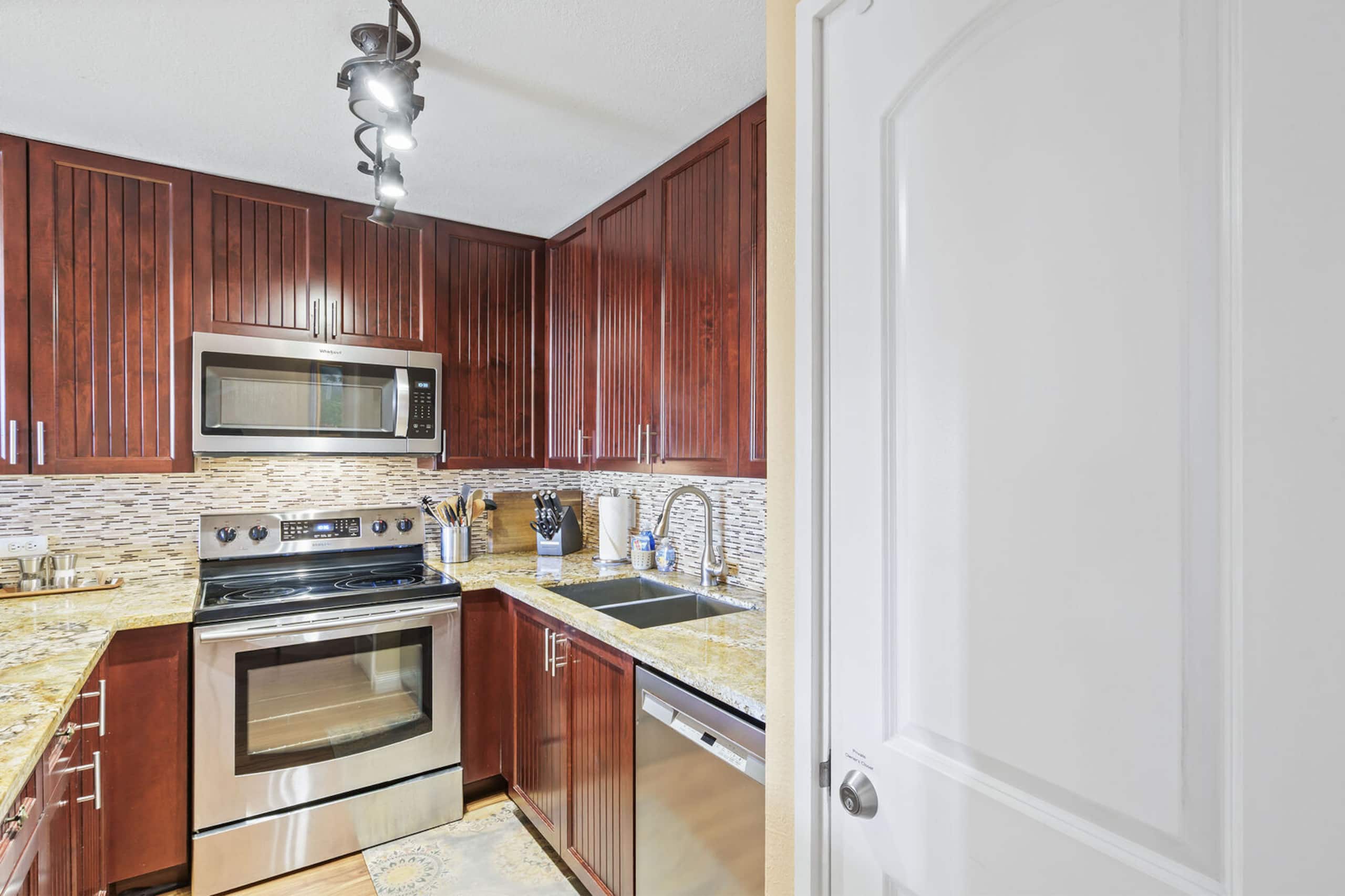 Condo in Kihei · ★5.0 · 1 bedroom · 1 bed · 2 baths - Image 18