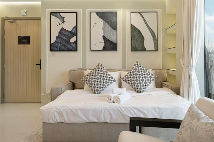 Dnevni boravak : kauč na razvlačenje može primiti dvije osobe 