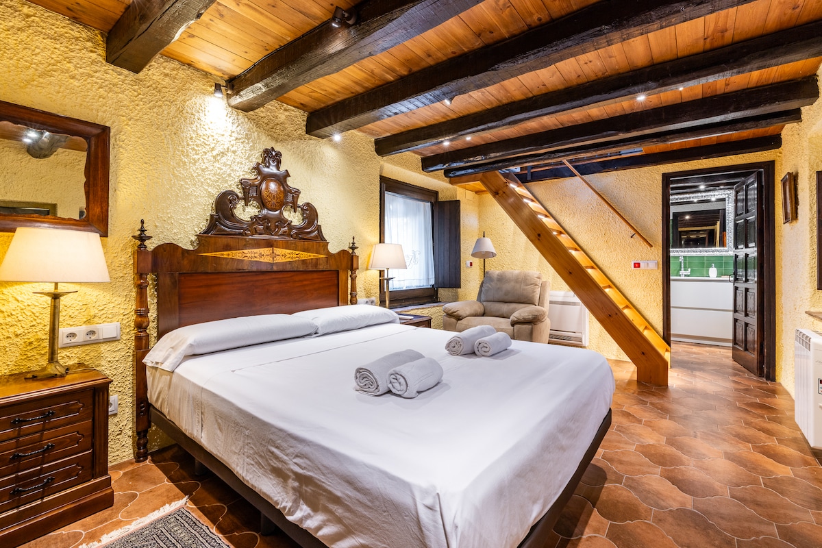 Obnovljeni dvokrevetni apartman s klima-uređajem