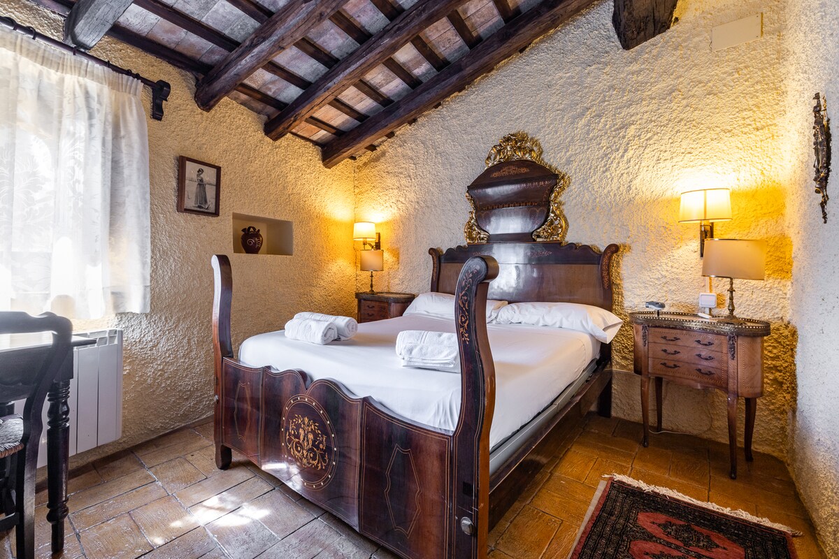 Dvokrevetna soba s pogledom na vrt