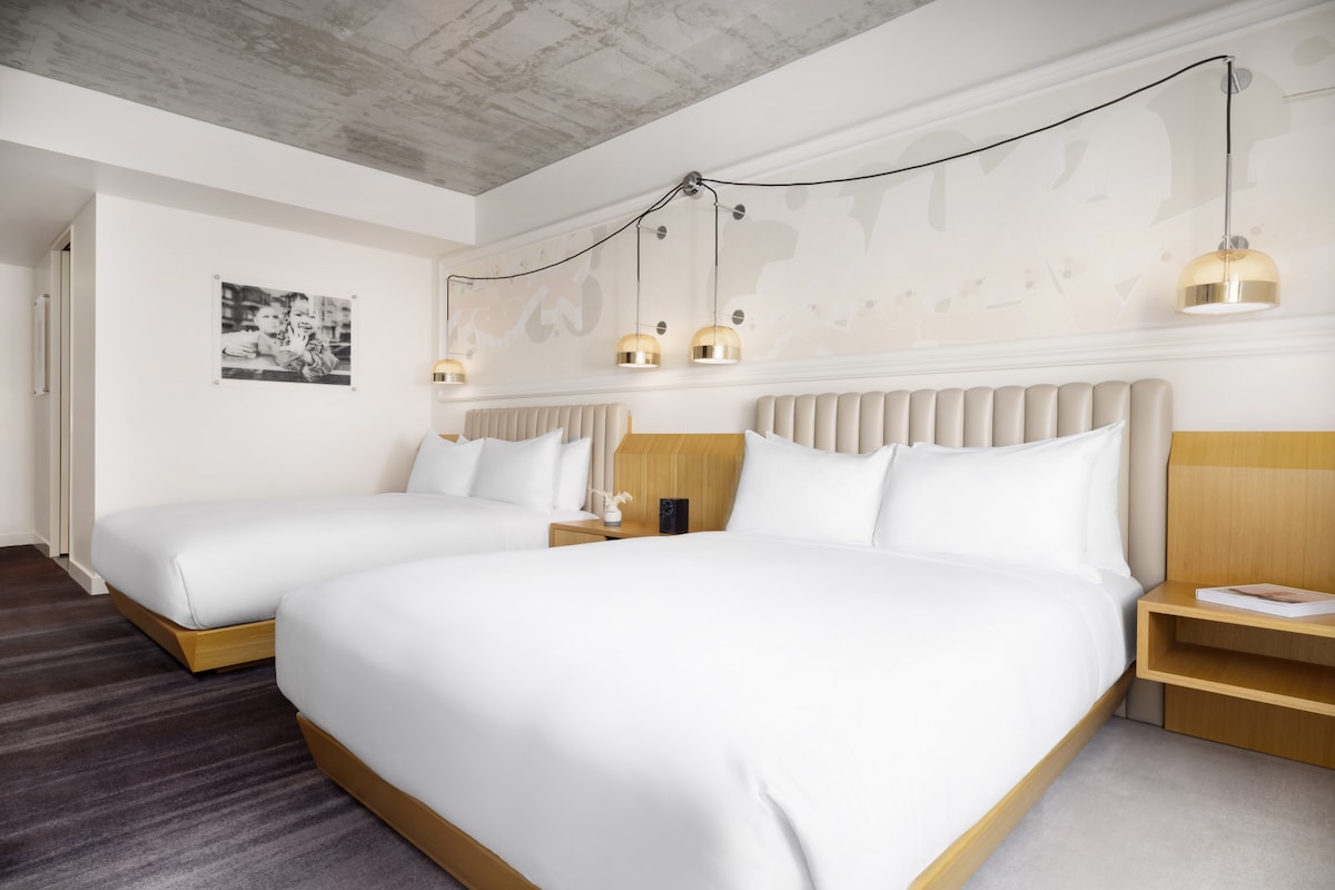 2. Izba s manželskou posteľou Queen