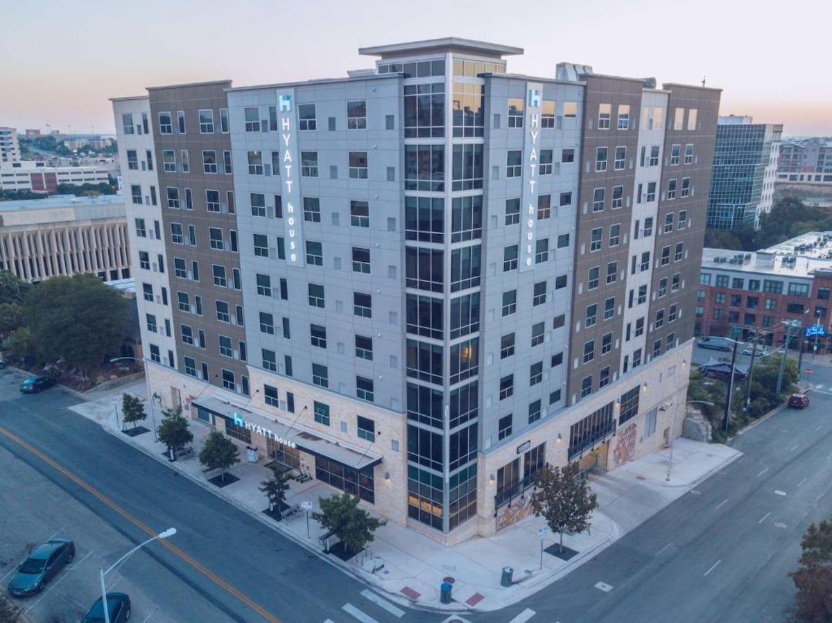 Steps From Downtown | Free Breakfast & Pool