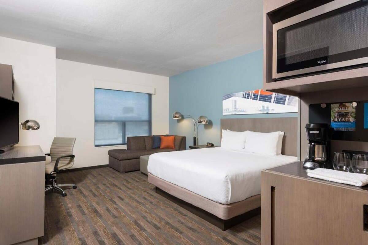 Steps From Downtown | Free Breakfast & Pool