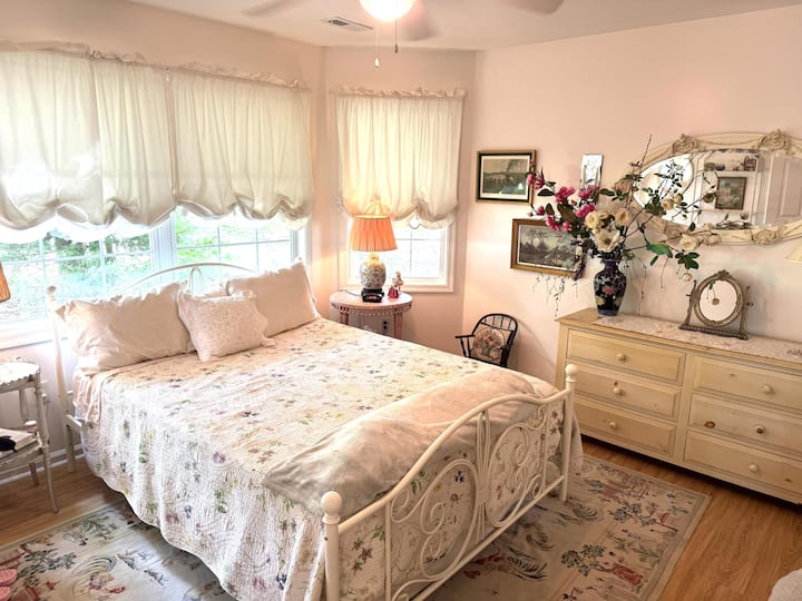 Charming 2br Cottage On The Point - Colonial Beach, VA