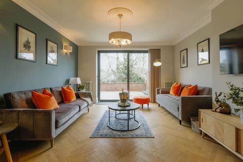 Two Terrace Retreat in the Heart of Cotham