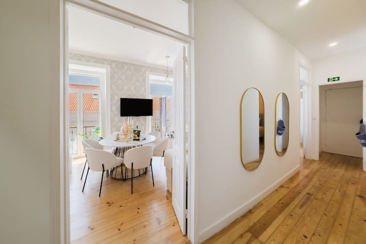 Central Lisbon 4+1 bed / River front