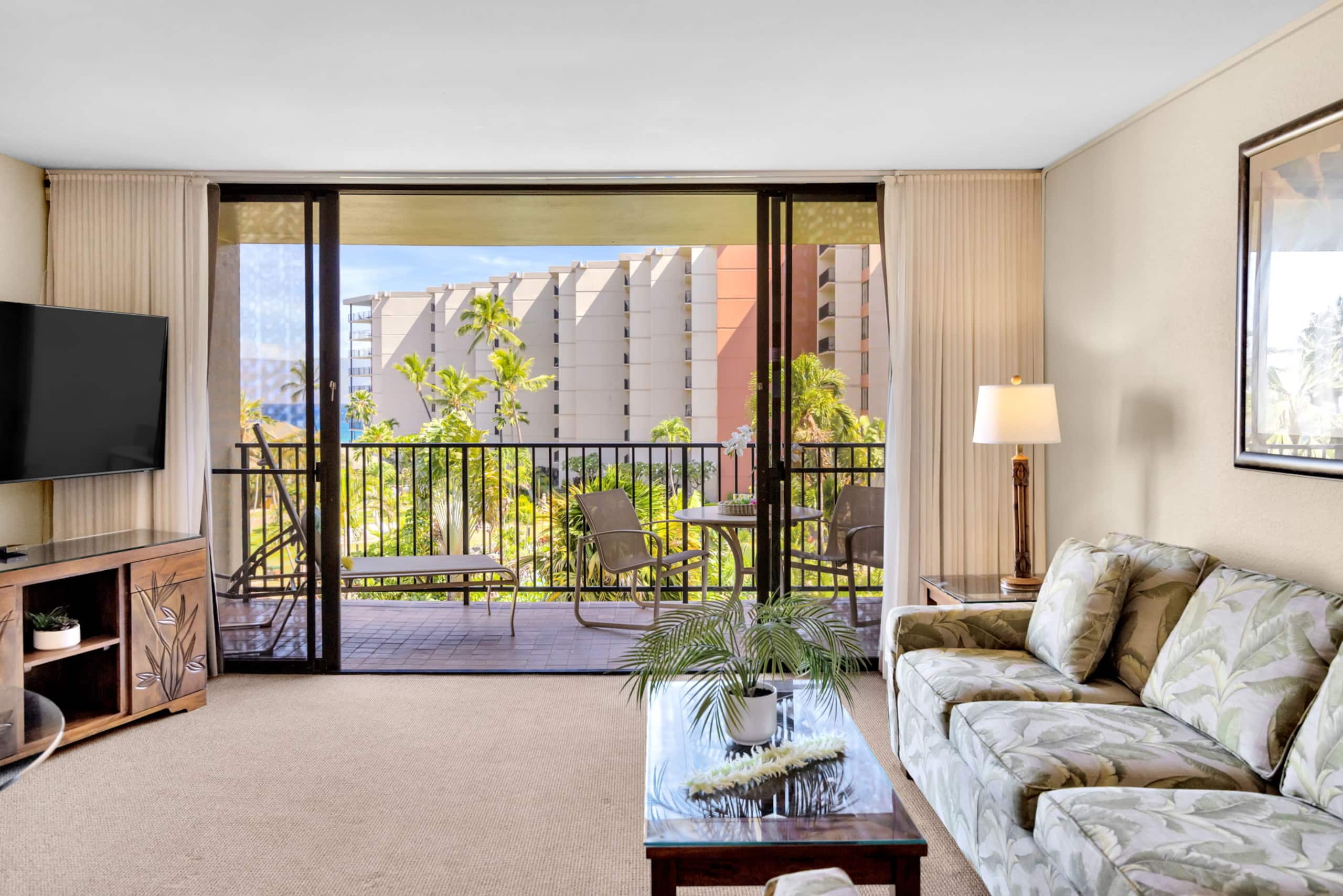 Condo in Lahaina · ★5.0 · 1 bedroom · 2 beds · 1 bath - Image 3