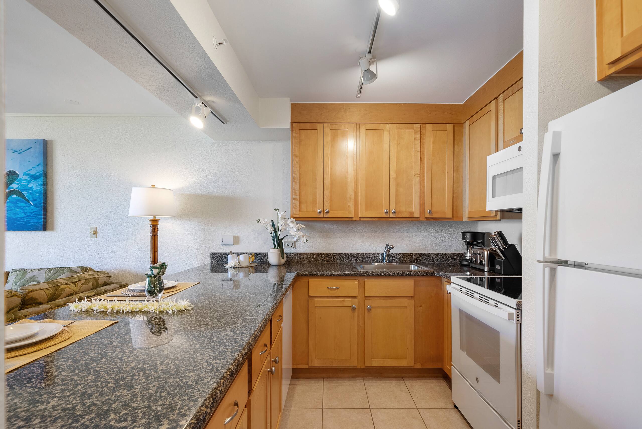 Condo in Lahaina · ★5.0 · 1 bedroom · 2 beds · 1 bath - Image 11