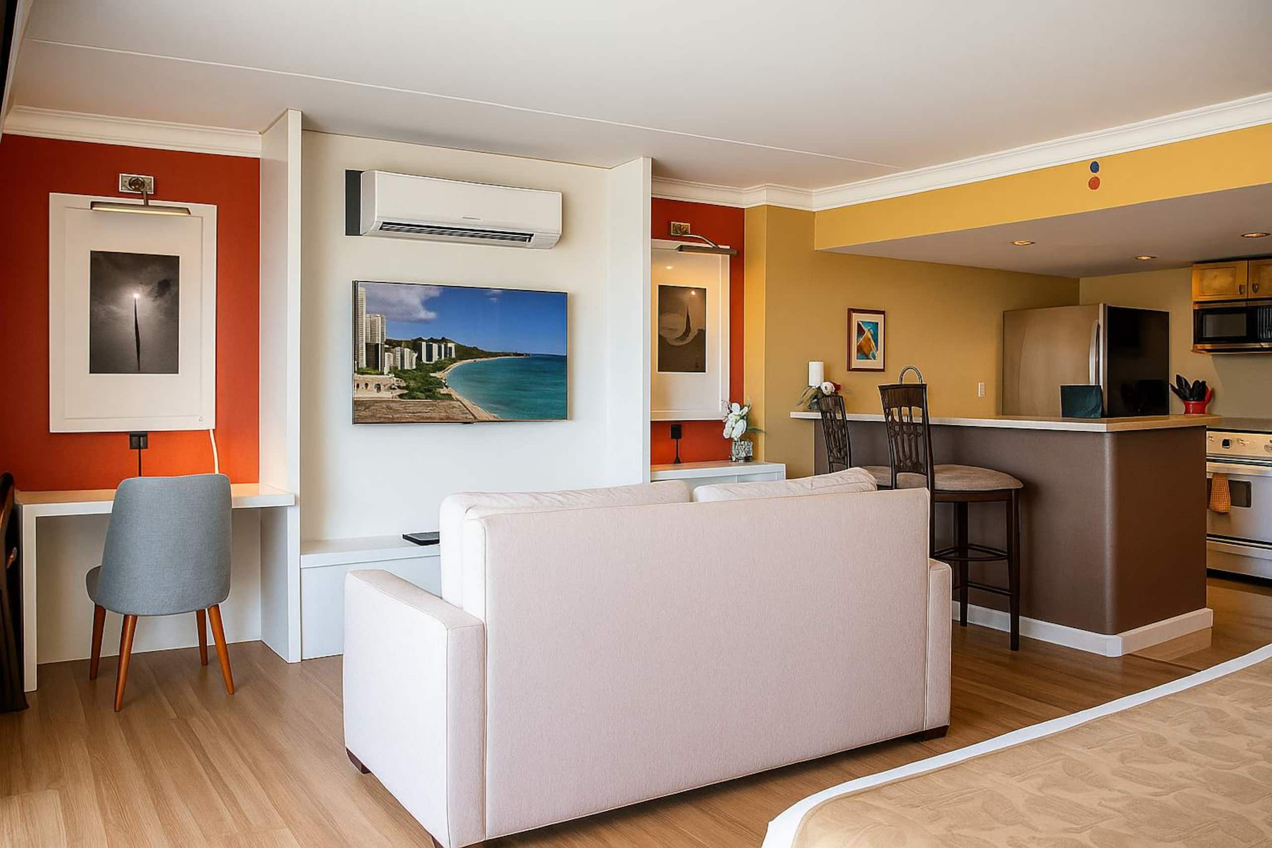 Condo in Honolulu · ★5.0 · 1 bedroom · 2 beds · 1 private bath - Image 7