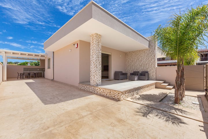 Rent Rkhsha Raksha House by BarbarHouse - Apartments for Rent in Torre Pali, Apulia ...