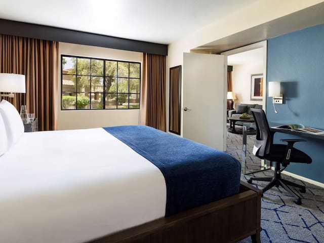The Scottsdale Plaza Resort Villas managed Airbnb listing 2