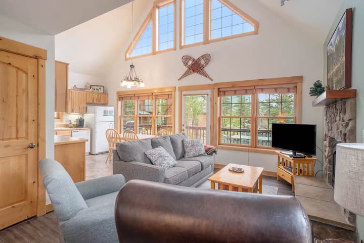 Mountain Views! Cabin W/ Shared Hot Tub, Fireplace - Estes Park, CO