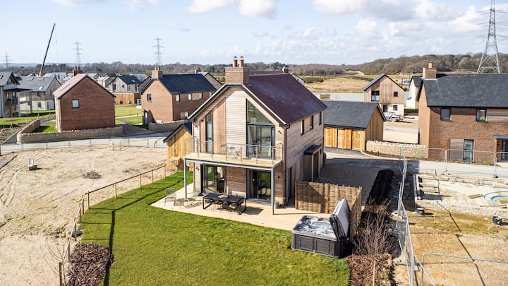 Sunday Sun (Br31), Silverlake, Dorset - Lulworth Cove