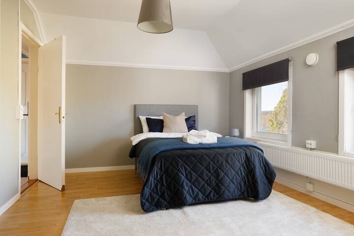 Spacious 1br Apartment W/ Separate Guest Room - Boden